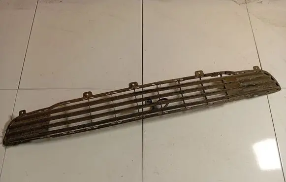 Opel Zafira A Front bumper lower grill 90580632