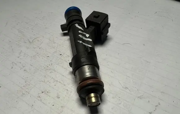Dacia Sandero Fuel injector 8200227124 0280158034