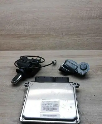 Mercedes-Benz E W211 Engine ECU kit and lock set A6461501634 A2115452308
