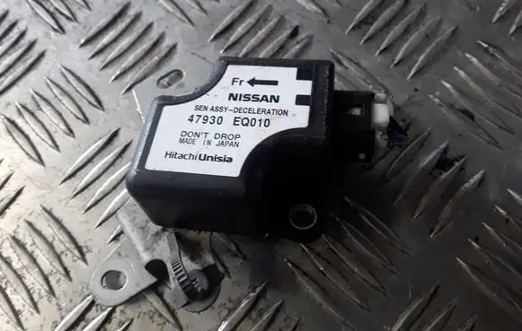 Nissan X-Trail T30 ESP acceleration yaw rate sensor 47930EQ010