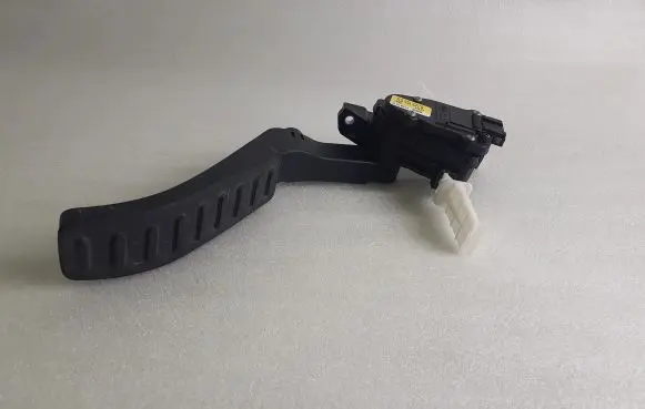 Porsche Cayenne (92A) Accelerator throttle pedal 7L0723507D 6PV00802624