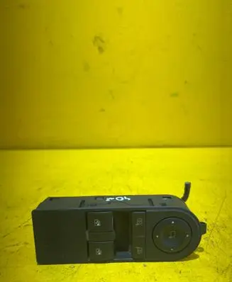 Opel Zafira B Wing mirror switch