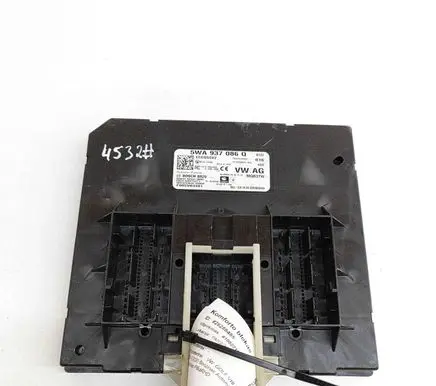Volkswagen Golf VIII Central body control module F005V03401 5WA937086Q