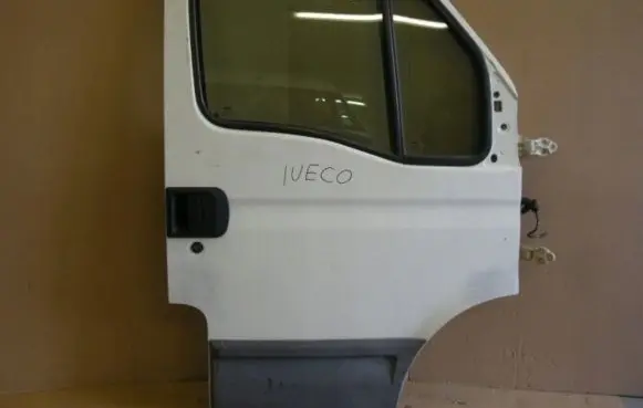 Iveco Daily 4th gen Front door