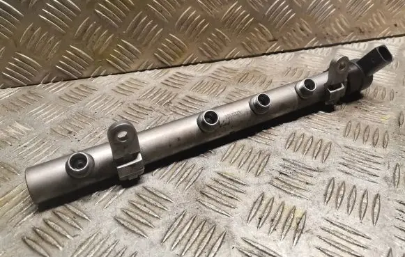Mercedes-Benz CLK A209 C209 Fuel main line pipe 6110780449 6420700495