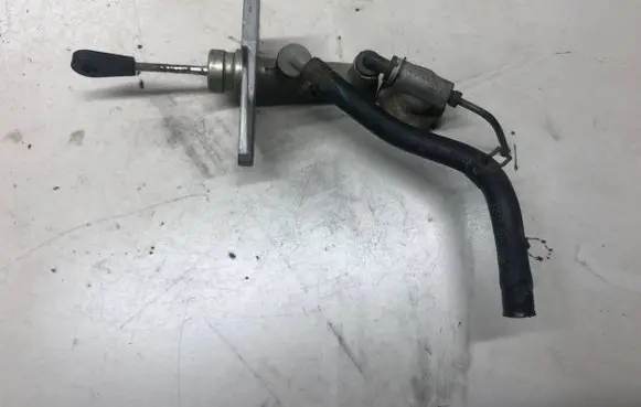 Hyundai Santa Fe Clutch master cylinder 628460060814251