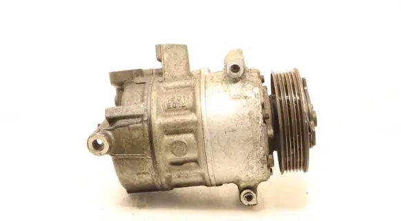 Volkswagen Touran I Air conditioning (A/C) compressor (pump) 1K0820808B