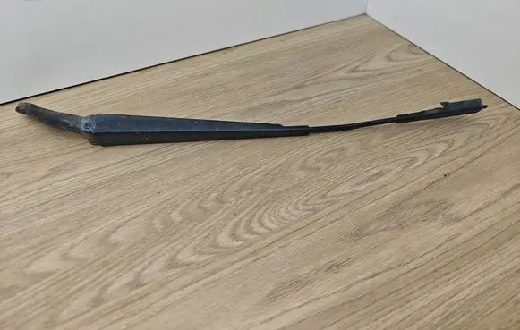 Volvo V70 Front wiper blade arm 30697573