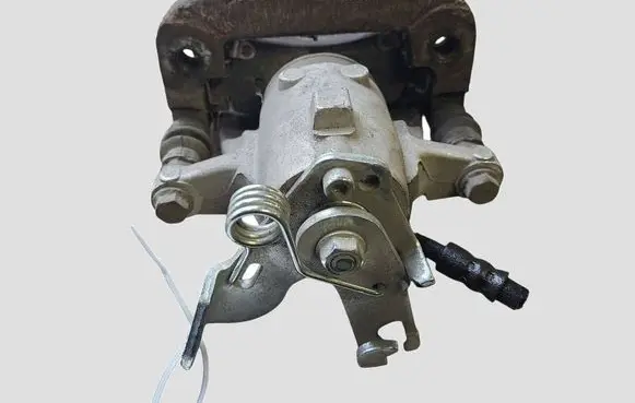 Opel Insignia A Rear brake caliper