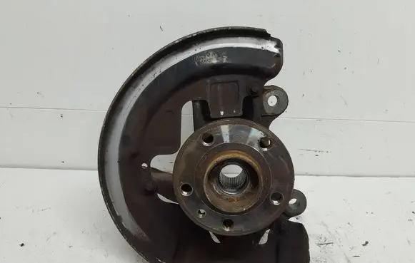 Front wheel hub