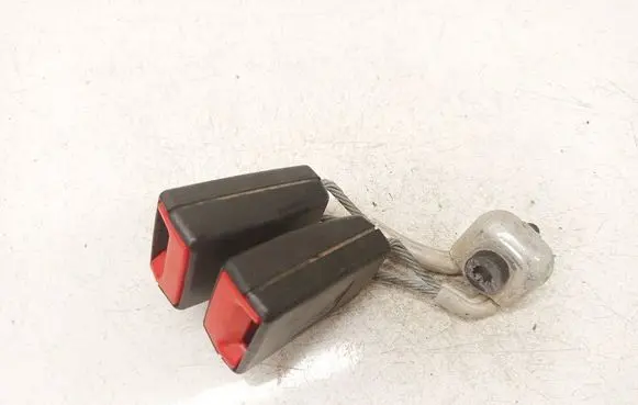 Volkswagen PASSAT B6 Middle seatbelt buckle (rear)