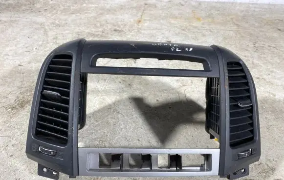 Hyundai Santa Fe Dash center air vent grill 974202b900