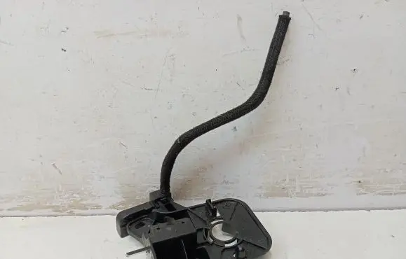 Peugeot 5008 II Other engine bay part 9817456480