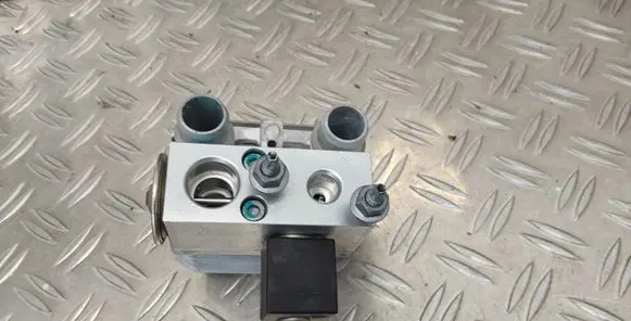 A/C cooling radiator (condenser)