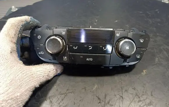 Opel Insignia A Air circulation switch 13303331