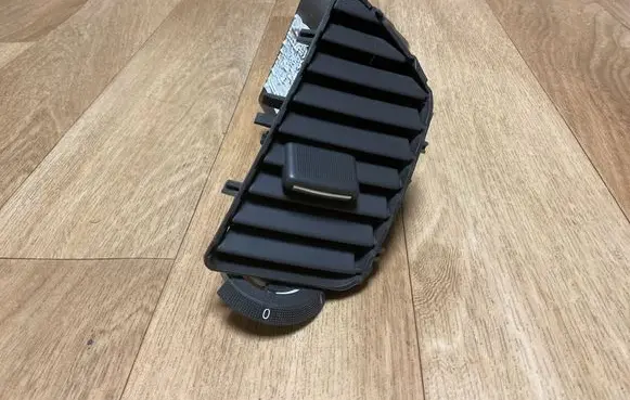 Opel Insignia A Dash center air vent grill 13282238