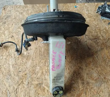 Opel Vivaro Brake booster 9805232280