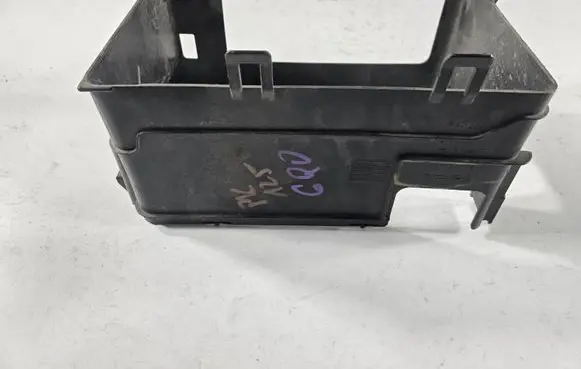 Volkswagen Polo IV 9N3 Battery box tray 6Q0915419B