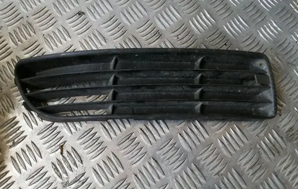 Audi A4 S4 B5 8D Front bumper lower grill 8D0807346G