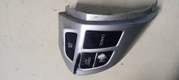 Mitsubishi Outlander Steering wheel buttons/switches 75B473