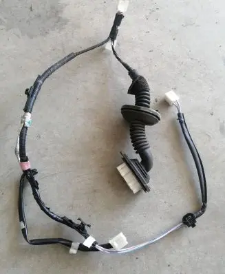 Toyota Yaris Rear door wiring loom 821540D190 RL9MMSV9L97