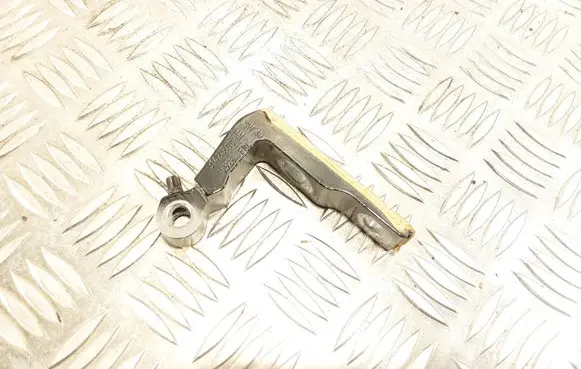 Volvo XC40 Front door lower hinge 31424608