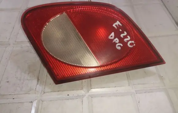 Mercedes-Benz E W210 Tailgate rear/tail lights A2108201064 197502 3198