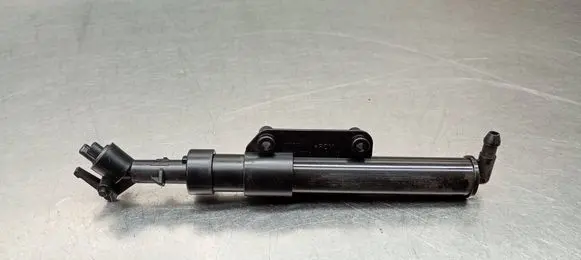 Volvo XC60 Headlight washer spray nozzle 