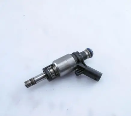 Audi A4 S4 B8 8K Fuel injector 06H906036G