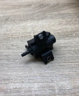 Lexus IS 220D-250-350 Turbo solenoid valve 258600R010 72828606