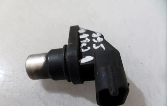 Volvo S60 Crankshaft position sensor 8631533 0232103033