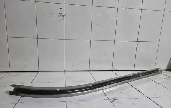 Mercedes-Benz Vito Viano W639 Sliding door bottom rail A6397600335 00508W22