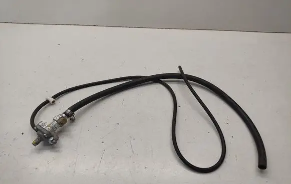 BMW 3 E36 Fuel pressure regulator 16866