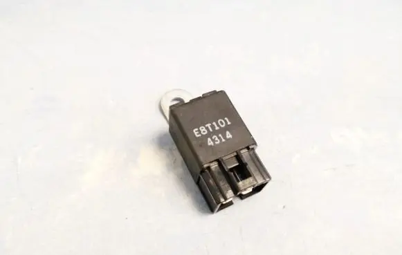 Mitsubishi Pajero Other relay e8t101
