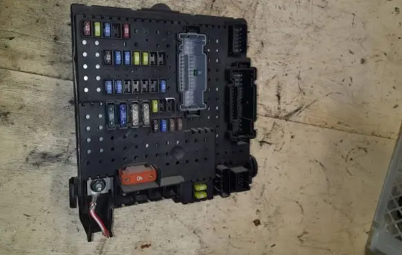 Volvo S60 Fuse module 8676391 12217799 040393