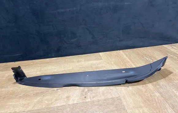 Porsche Macan (95B) Fender end trim 95B854778B