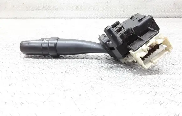 Toyota Avensis T250 Indicator stalk 173650