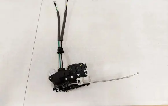 KIA Sorento Front door lock 814102P020