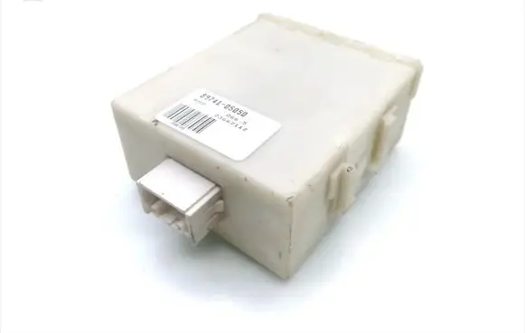 Toyota Avensis T250 Door control unit/module 89741-05050 7366112