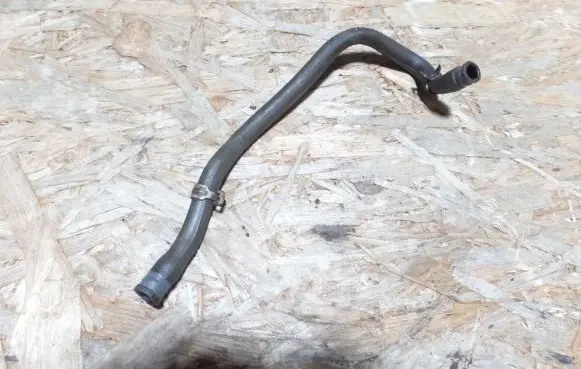 Honda FR-V Fuel line pipe