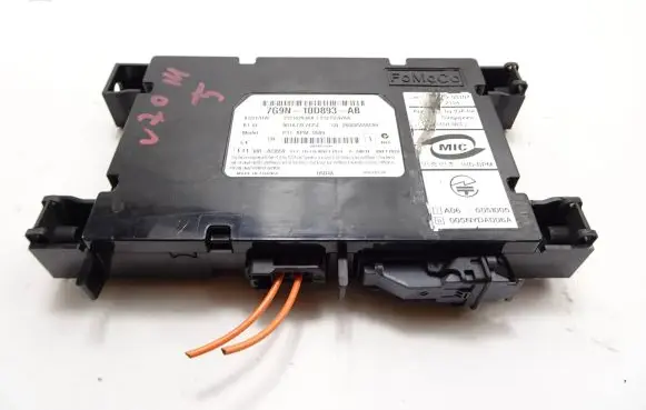 Volvo V70 Bluetooth control unit module 7G9N10D893AB 31215592AA 31210293AA