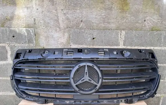 Mercedes-Benz Citan II W420 Front grill A4205030000
