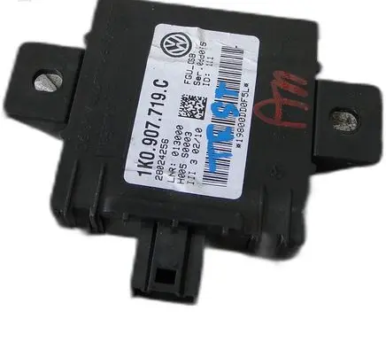 Volkswagen Golf V Trunk lid opening control unit 1K0907719C