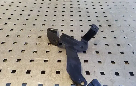 BMW X3 E83 Other engine bay part 17133403987 3403987