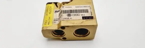 Skoda Octavia Mk1 (1U) Air conditioning (A/C) expansion valve 1J1820103C 6N0820679C