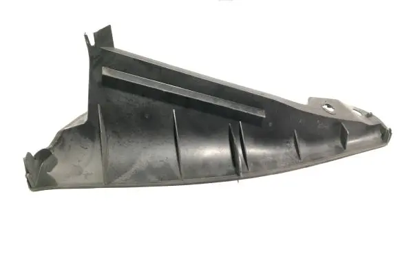 Audi Q7 4M Air filter box cover 4M1815137