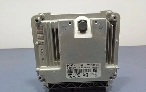 Toyota Corolla E120 E130 Engine control unit/module ECU 8966102A80