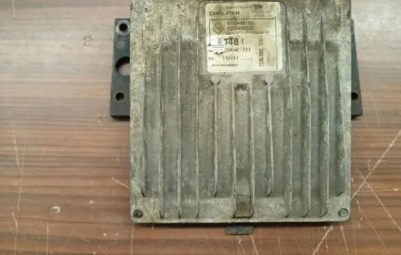 Renault Kangoo I Engine control unit/module 8200498185 8200469333