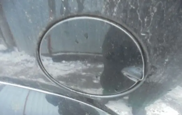 Jeep Grand Cherokee (WJ) Fuel tank cap trim 