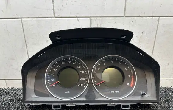 Volvo S60 Speedometer (instrument cluster) 31343322AA